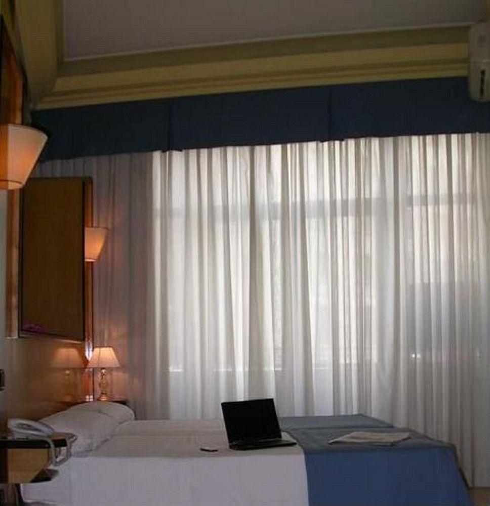 Hostal Buenos Aires Madri Exterior foto